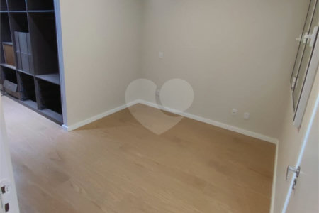 Apartamento à venda com 3 quartos, sendo 2 suítes,  em Jardim Arpoador, São Paulo, SP