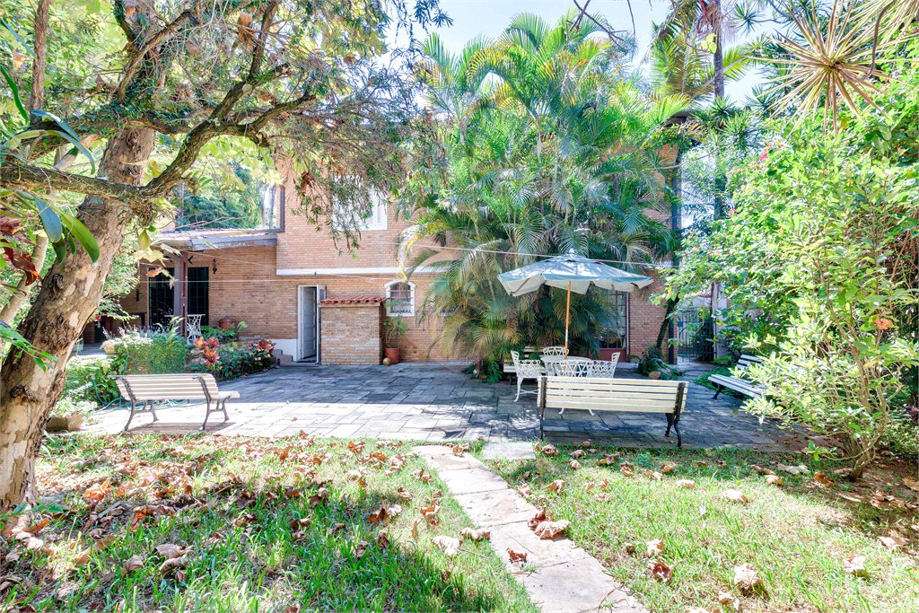 Casa à venda com 4 quartos, sendo 1 suíte,  em Jardim Marajoara, São Paulo, SP