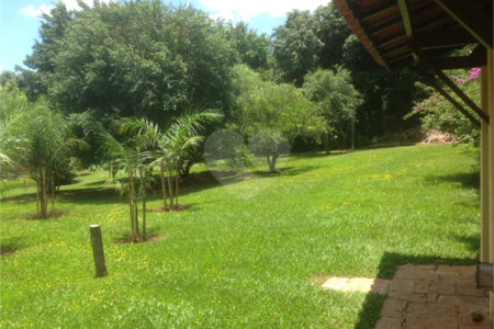 Casa à venda com 5 quartos, sendo 3 suítes, no condomínio Recanto das Flores, Indaiatuba - SP