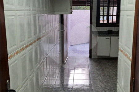Sobrado à venda com 3 quartos, sendo 1 suíte, em Vila Suissa, Mogi das Cruzes, SP