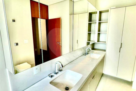 Casa à venda com 4 quartos, sendo 3 suítes, no condomínio Residencial Tivoli Park, Sorocaba - SP