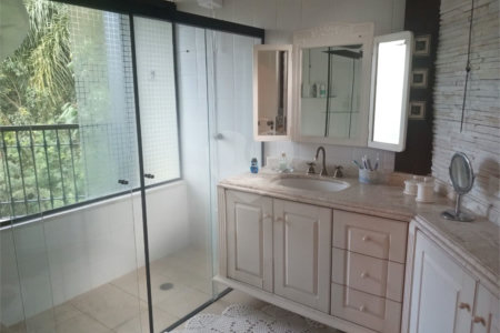 Chácara à venda com 7 quartos, sendo 3 suítes, em Saboó, São Roque, SP