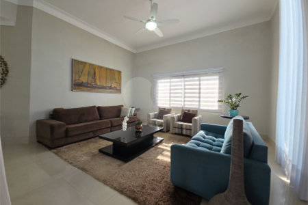 Casa à venda com 3 suítes no condomínio Village Ipanema I, Araçoiaba da Serra - SP