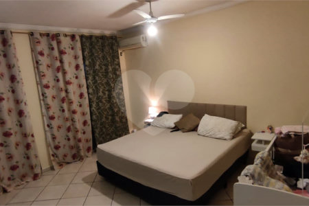 Casa à venda com 3 quartos, sendo 1 suíte, em Campo Grande, Rio de Janeiro, RJ