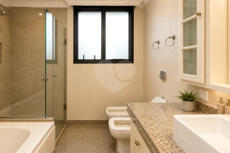 Apartamento à venda com 4 quartos, sendo 2 suítes,  em Brooklin Paulista, São Paulo, SP