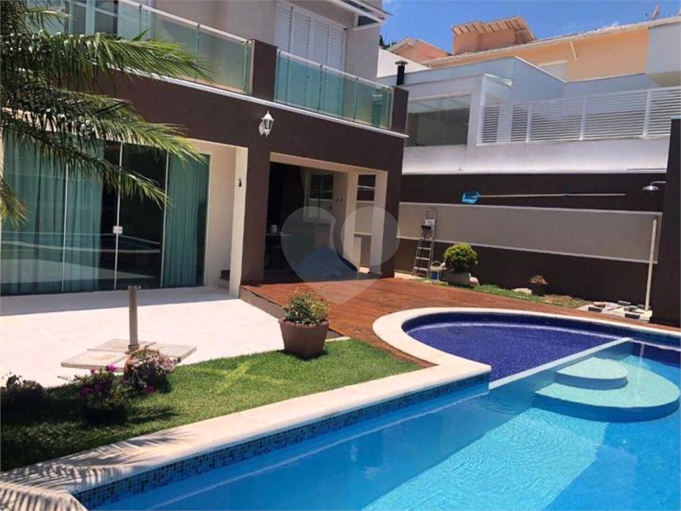 Casa à venda com 4 quartos, sendo 2 suítes, no condomínio Terras de São Francisco, Vinhedo - SP