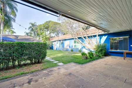 Casa à venda com 3 quartos, sendo 1 suíte, em Brooklin, São Paulo, SP