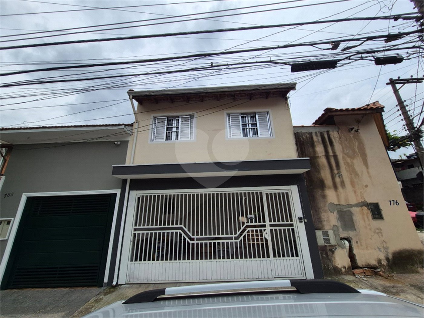 Casa à venda com 4 quartos, sendo 1 suíte, no condomínio Residencial Alto da Lapa II, São Paulo - SP