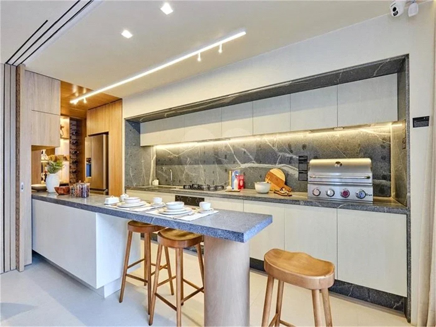 Apartamento à venda com 3 suítes em Cidade Monções, São Paulo, SP