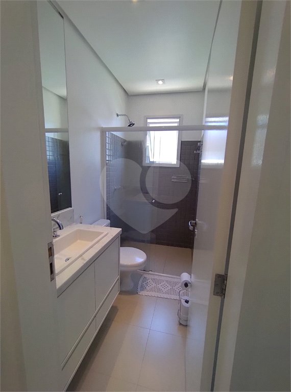 Casa à venda ou para alugar com 4 suítes no condomínio Sambaqui, São Sebastião - SP