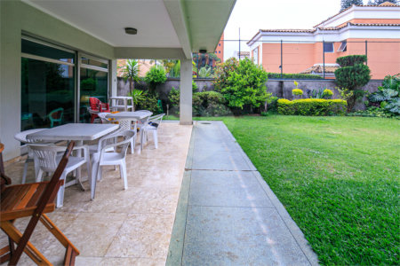 Casa Térrea à venda com 4 quartos, sendo 1 suíte, em Alto da Boa Vista, São Paulo, SP