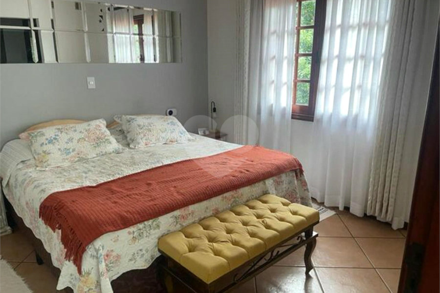 Casa à venda com 3 quartos, sendo 1 suíte, no condomínio Clube de Campo Mairiporã, Mairiporã - SP