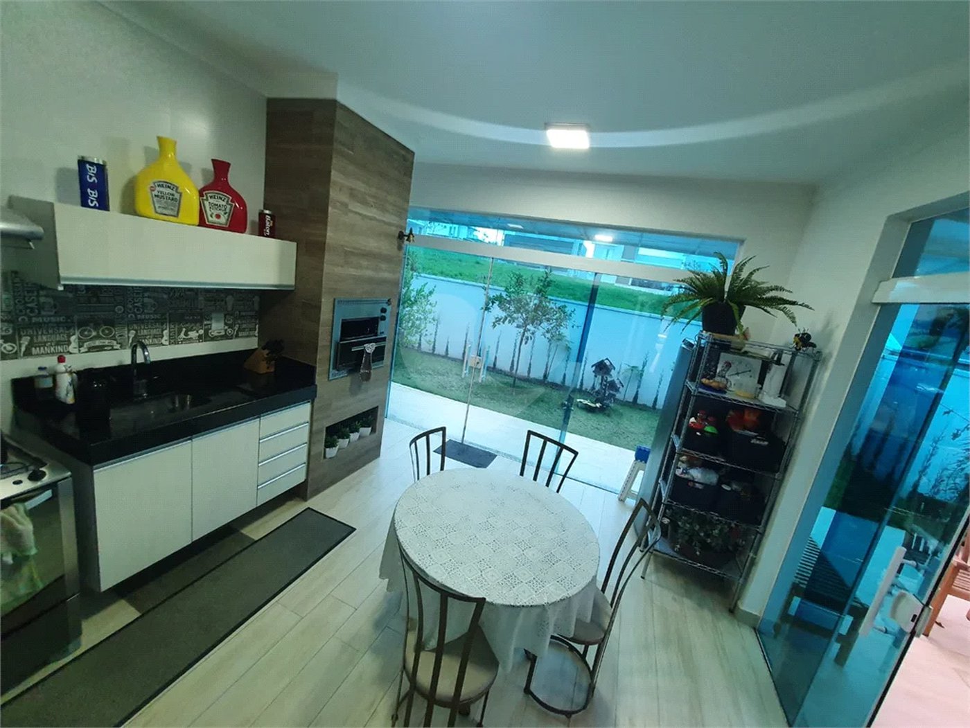 Casa à venda com 4 suítes no condomínio Granville São Venâncio, Itupeva - SP