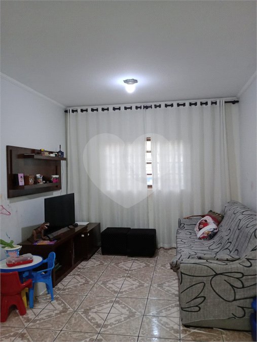 Sobrado à venda com 3 quartos, sendo 1 suíte,  em Jardim Guairaca, São Paulo, SP