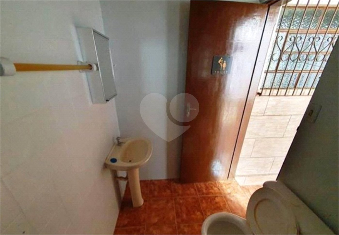 Casa à venda com 3 quartos, sendo 1 suíte, no Centro, Ouro Fino, MG
