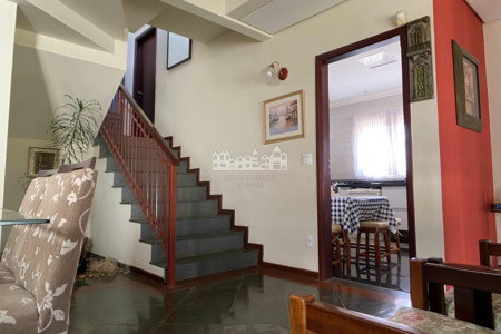 Casa à venda com 3 quartos, sendo 1 suíte, com vista deslumbrante em Recreio Maristela, Atibaia