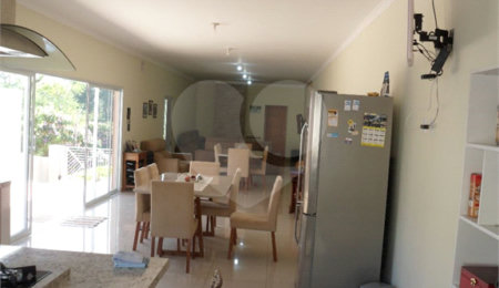 Casa à venda com 4 quartos, sendo 2 suítes, no condomínio Parque das Garças, Atibaia - SP
