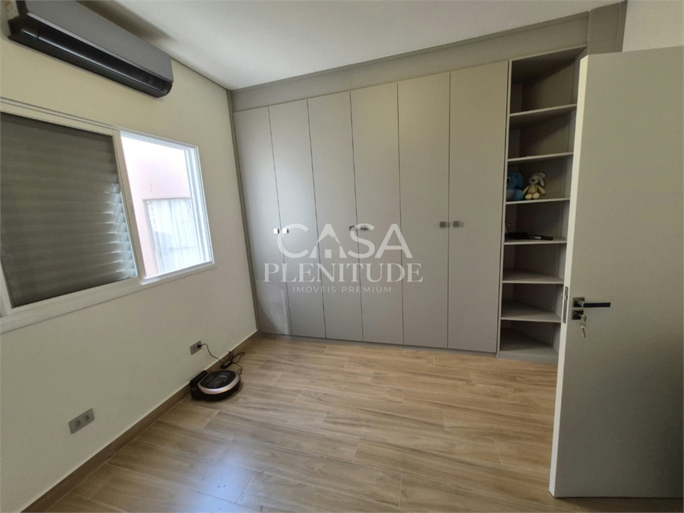 Casa em condomínio à venda com 4 quartos, sendo 3 suítes, em Iporanga, Sorocaba, SP