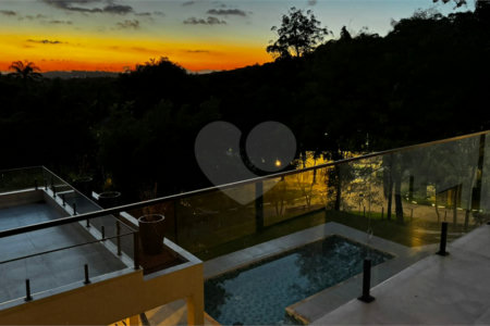 Casa à venda com 4 suítes no condomínio Portal Ouro Verde, Atibaia - SP