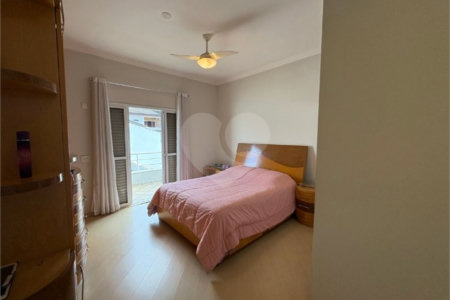 Casa à venda com 5 quartos, sendo 3 suítes, no condomínio Granja Olga III, Sorocaba - SP