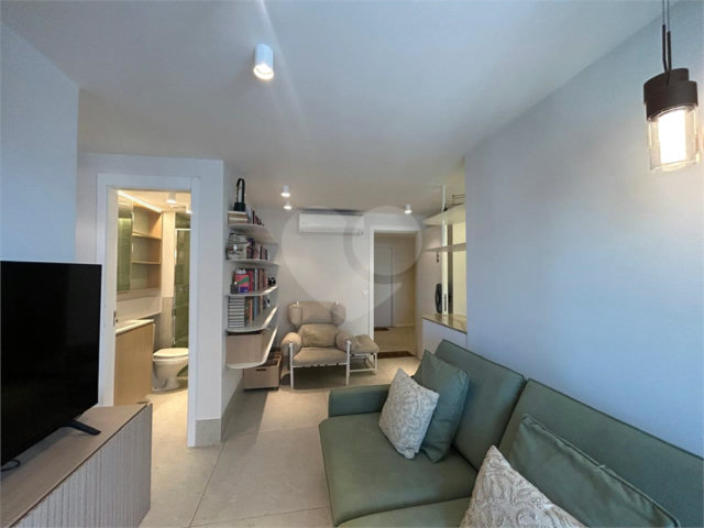 Apartamento à venda com 2 quartos, sendo 1 suíte,  em Chácara Santo Antônio (zona Sul), São Paulo, SP