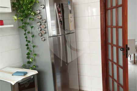 Casa à venda com 3 quartos, sendo 1 suíte, em Jardim das Palmeiras, Valinhos, SP