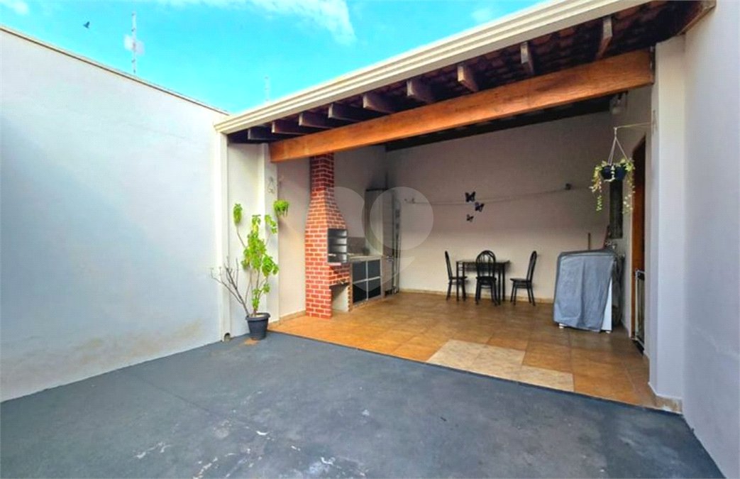 Casa à venda com 3 quartos em Jardim Roberto Selmi Dei, Araraquara, SP