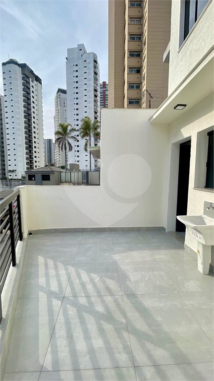 Sobrado com 3 andares, 350 m², 6 quartos, 2 suítes e 5 vagas para locação no Jardim Anália Franco!
