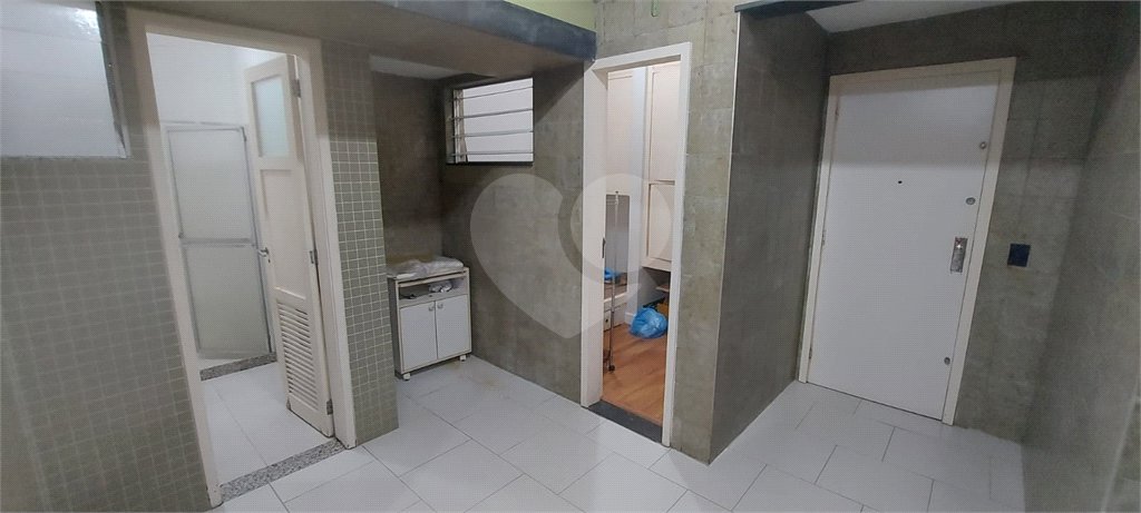 Apartamento à venda com 4 quartos, sendo 1 suíte,  em Laranjeiras, Rio de Janeiro, RJ