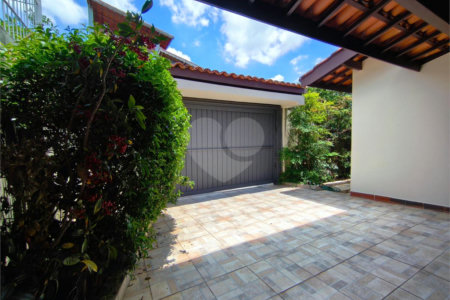 Casa à venda com 4 quartos, sendo 2 suítes, em Jardim Santa Bárbara, Atibaia, SP