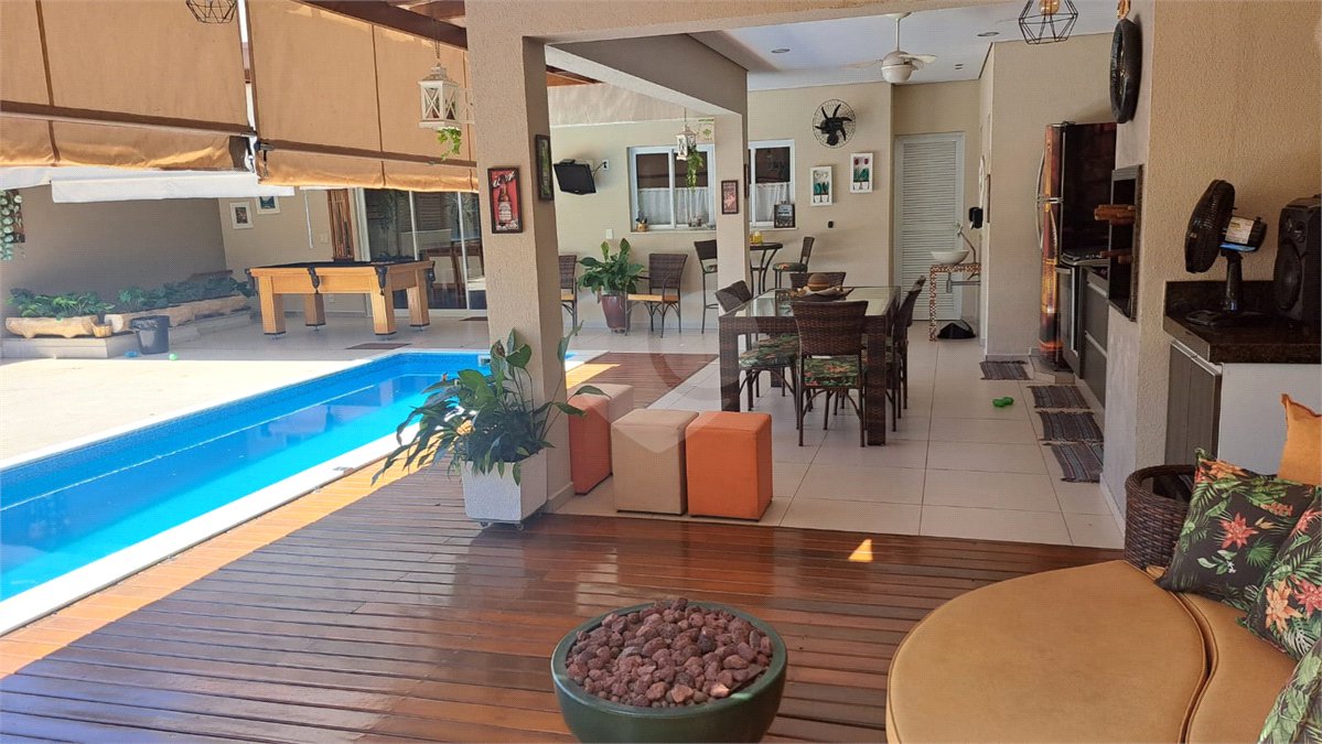 Casa à venda com 4 quartos, sendo 3 suítes,  no condomínio Res. Luzern, Campinas - SP