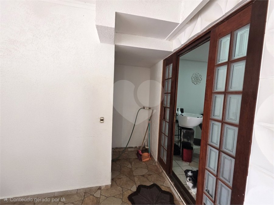 Casa térrea à venda no Douradinho com 2 quartos e edícula com mais dois quartos e 2 banheiros.