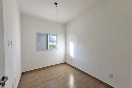 Casa à venda com 3 quartos, sendo 1 suíte, no condomínio Residencial Américo Figueiredo, Sorocaba - SP