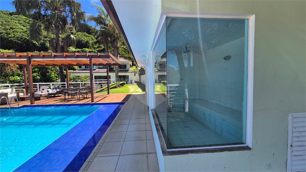 Casa à venda com 6 quartos, sendo 4 suítes, em Ferradura, Armação dos Búzios, RJ