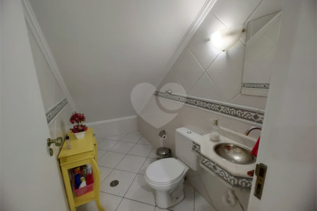 Sobrado à venda com 3 quartos, sendo 1 suíte, em Jardim Pinheiros, São Paulo, SP