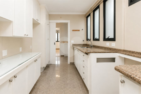Apartamento à venda com 4 quartos, sendo 2 suítes,  em Brooklin Paulista, São Paulo, SP