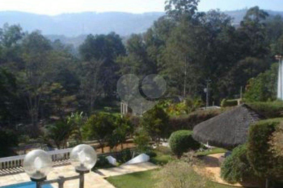 Casa à venda com 5 quartos, sendo 1 suíte, em Portal das Acácias, Santana de Parnaíba, SP