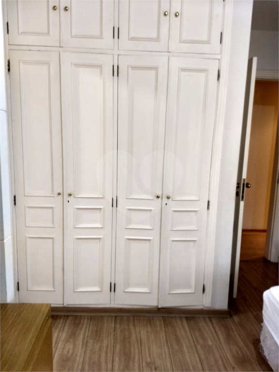 Apartamento à venda com 4 quartos, sendo 3 suítes, em Aclimação, São Paulo, SP