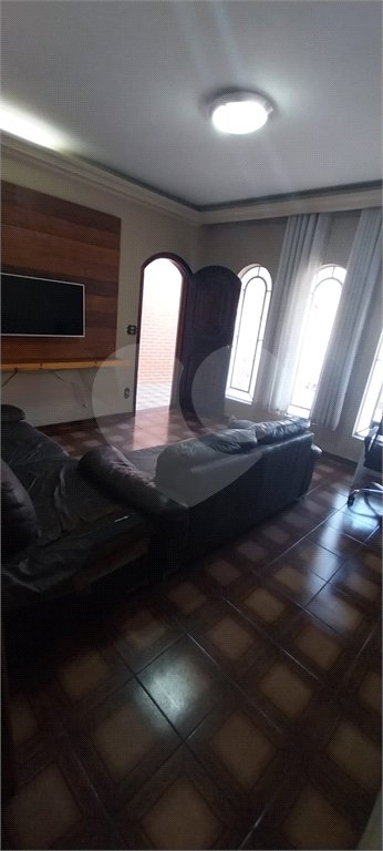 Casa à venda com 3 quartos, sendo 1 suíte, em Vila Scarpelli, Santo André, SP