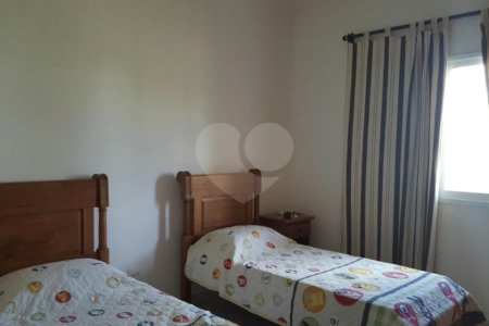 Casa à venda com 3 quartos, sendo 1 suíte, no condomínio Village Ipanema 1, Araçoiaba da Serra - SP