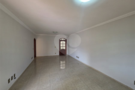 Casa à venda com 4 quartos, sendo 2 suítes,  em Vila Espírito Santo, Sorocaba, SP