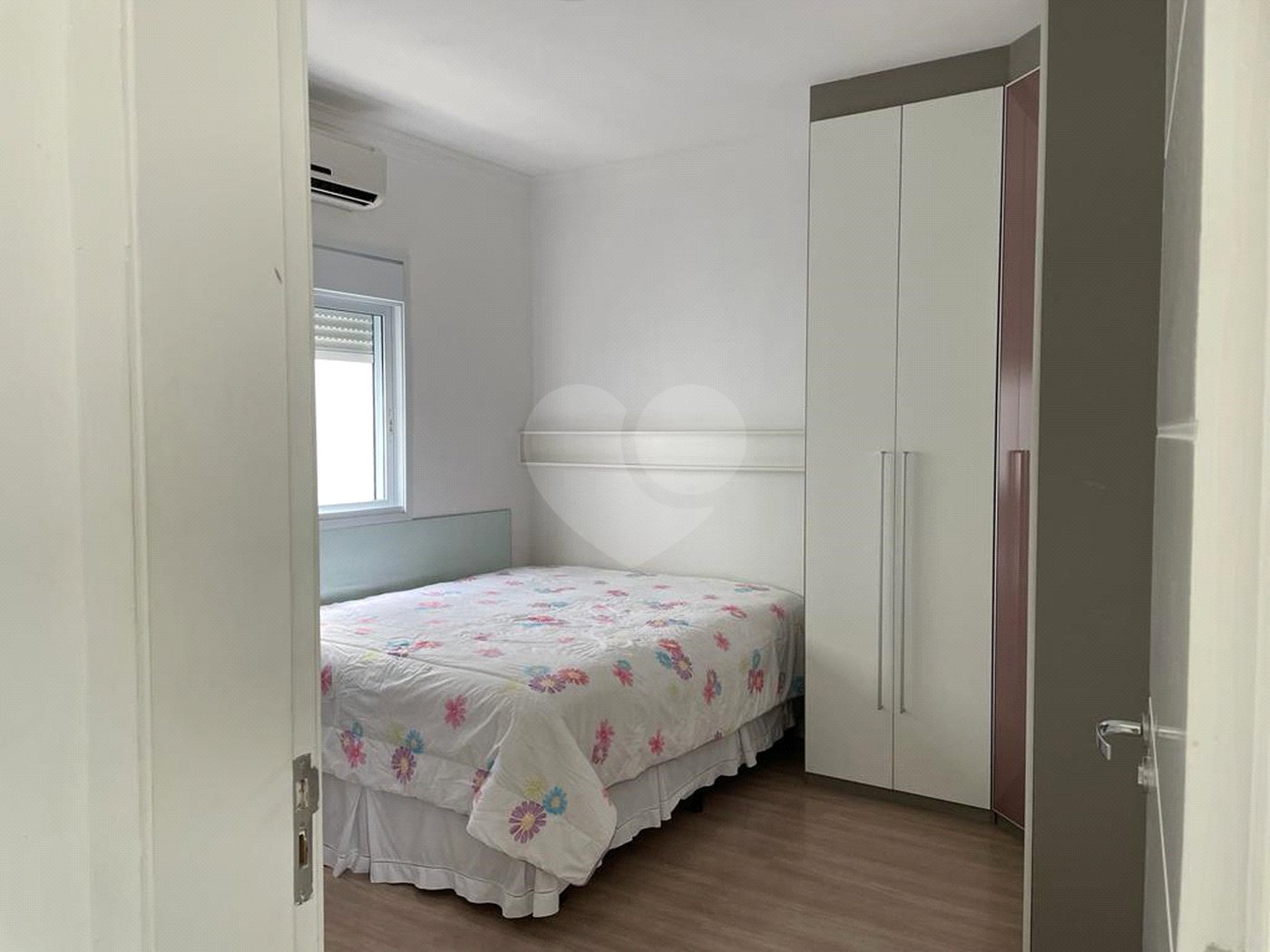 Casa à venda com 4 suítes em Suru, Santana de Parnaíba, SP
