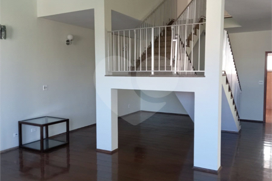 Sobrado à venda com 5 quartos, sendo 2 suítes,  em Tremembé, São Paulo, SP