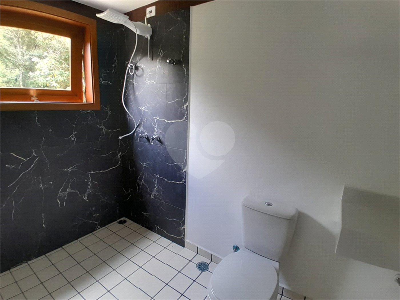 Casa à venda com 3 quartos, sendo 1 suíte, no condomínio Sausalito, Mairiporã - SP