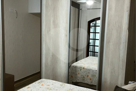 Sobrado à venda com 3 quartos, sendo 1 suíte, em Jardim Fernandes, São Paulo, SP