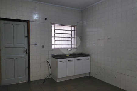 Sobrado à venda com 2 quartos em Vila Ipojuca, São Paulo, SP