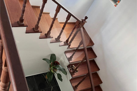 Sobrado à venda com 5 quartos, sendo 2 suítes,  em Jardim da Granja, São José dos Campos, SP