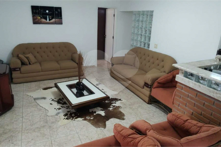 Chácara à venda com 5 quartos, sendo 2 suítes, no Centro, Piracaia, SP