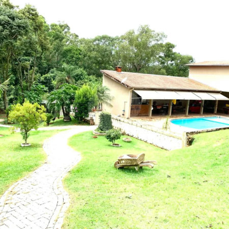 Casa à venda com 10 quartos, sendo 3 suítes, no condomínio Chácaras Campo Verde, Campo Limpo Paulista - SP