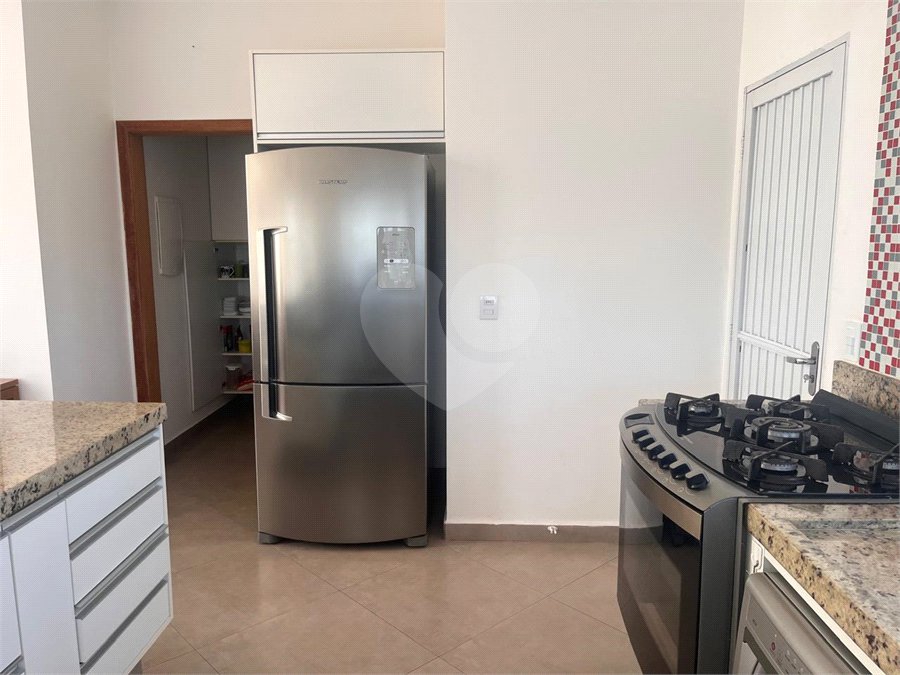 Casa à venda ou para alugar com 3 suítes no condomínio Serra da Estrela, Atibaia - SP